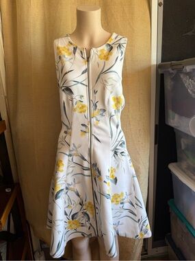 Bar III White Floral Zip-Front Fit & Flare Dress